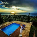 Tatil Evi Vera Áyios Nikítas