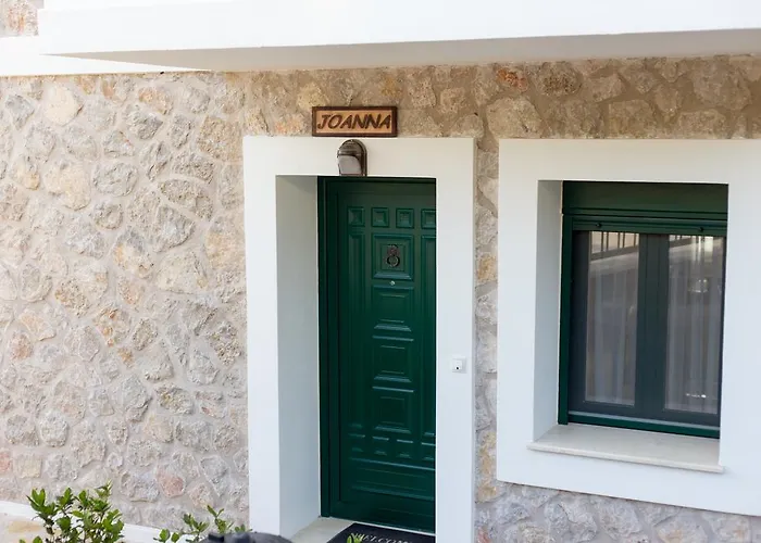 Vera Áyios Nikítas