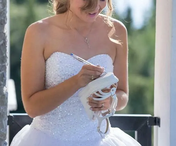 Vera Áyios Nikítas